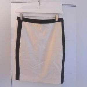 EUC J.Crew Wool Pencil Skirt in cream/black trim sz 4